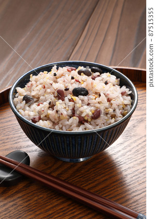 十八粒米 十八粒米 87515355