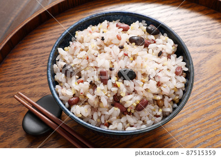Eighteen grain rice 87515359