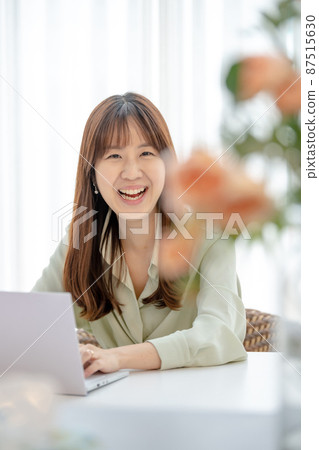 女商務老師上班族生活方式 女商務老師上班族生活方式 87515630