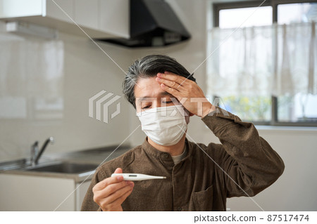 新冠疫苗接種副反應發熱體溫計加重風險 87517474