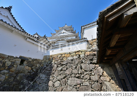 World Heritage National Treasure Himeji Castle Special Opening "Around the Tower and Karamete-mon" 87518120