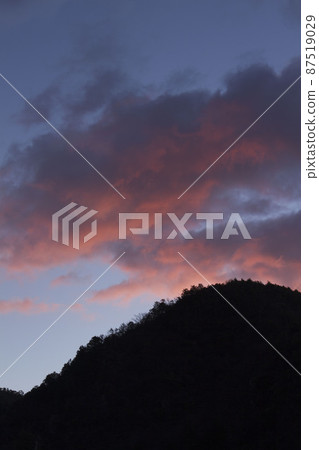 Early January Gifu mountain top and sunrise sky Early January Gifu mountain top and sunrise sky 87519029
