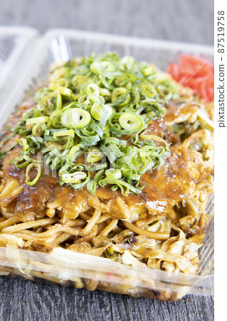 禦好燒配美味的炒麵 87519758