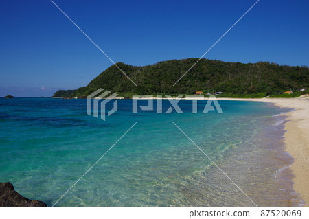 A beautiful tropical beach with high transparency Uchidahara Beach on Amami Oshima 87520069
