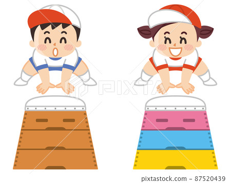 孩子們在跳馬箱運動會體育課上飛翔 87520439