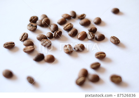 咖啡豆白色背景 咖啡豆白色背景 87526836