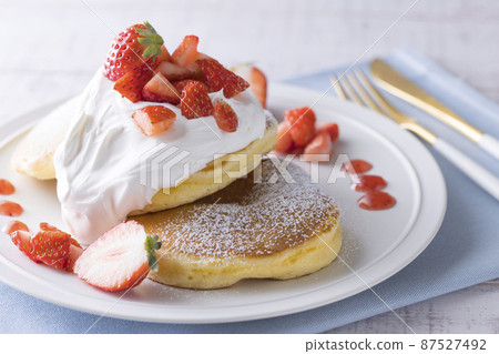 Strawberry pancake image Strawberry pancake image 87527492