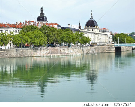 Rhone, France 87527534