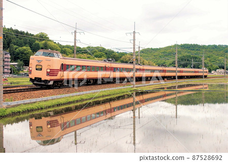 福知山線 381 號線「Kounotori」 87528692