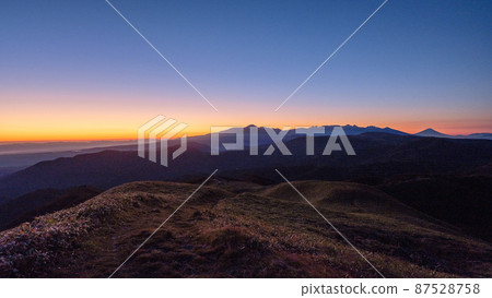 三重峰的曙光信州金星線 87528758