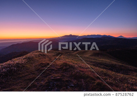 三重峰的曙光信州金星線 87528762