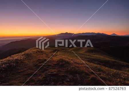 三重峰的曙光信州金星線 87528763