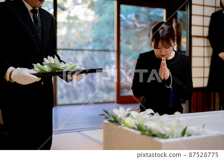 Nokanshi（花案儀式，女性） 87528775