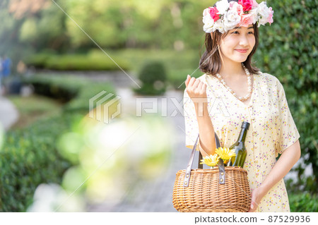 Outdoor wedding, flower crown, female bride, smile, happiness 87529936