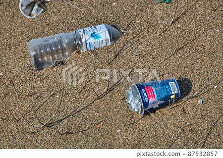 Marine pollution (Takasu beach) Marine pollution (Takasu beach) 87532857