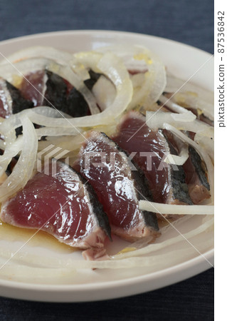 Katsuo no tataki carpaccio(家常菜) Katsuo no tataki carpaccio(家常菜) 87536842
