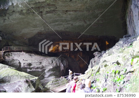 馬來西亞婆羅洲世界遺產古農姆魯國家公園的清水洞 馬來西亞婆羅洲世界遺產古農姆魯國家公園的清水洞 87536990