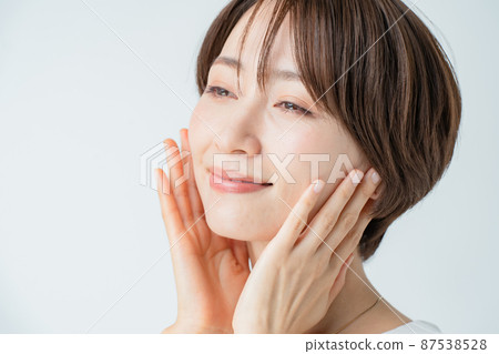 Middle female moisturizing beauty cheeks 87538528