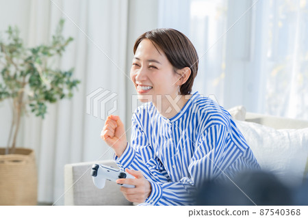 遊戲愛好熱情的女人 87540368