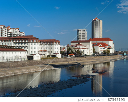 Takarazuka Takarazuka Hotel and Grand Theater where the sun began to tilt west 87542193
