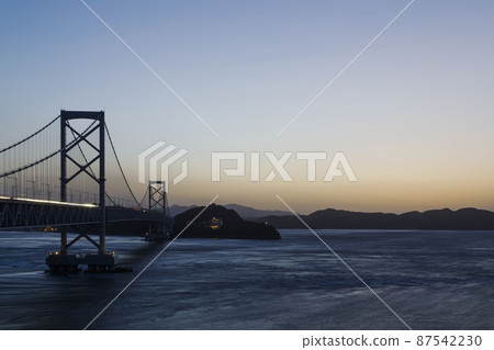 明石海峽大橋的黃昏 87542230