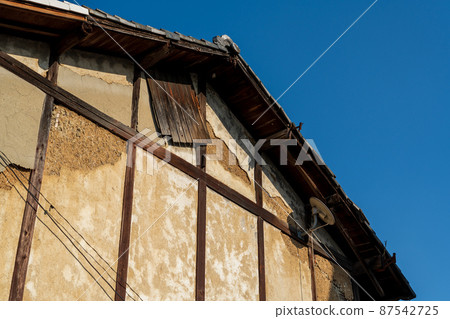 外牆老化，開裂 87542725