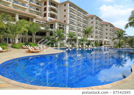 Hotel pool standing quietly Hotel pool standing quietly 87542895