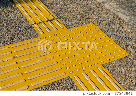 Braille block 87543941