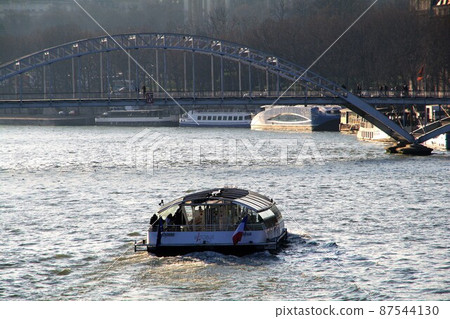 Tour boat down the Seine Tour boat down the Seine 87544130