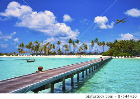 Beautiful sea of Maldives, a paradise of the Indian Ocean Beautiful sea of Maldives, a paradise of the Indian Ocean 87544410