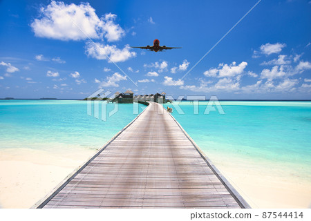 Beautiful sea of Maldives, a paradise of the Indian Ocean 87544414