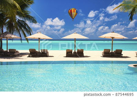 Beautiful sea of Maldives, a paradise of the Indian Ocean 87544695