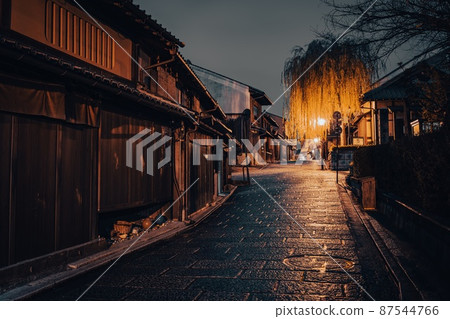 [Kyoto] Sannen-zaka at night, Sannen-zaka 87544766