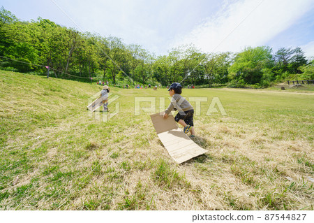 Surfing on the hill 87544827