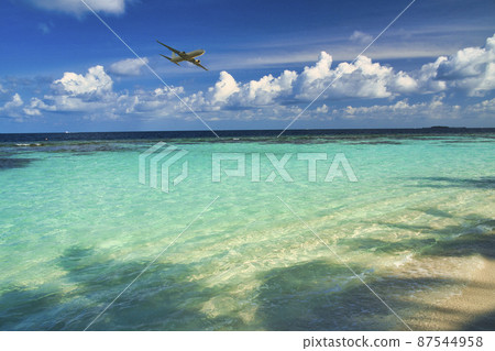 Beautiful sea of Maldives, a paradise of the Indian Ocean Beautiful sea of Maldives, a paradise of the Indian Ocean 87544958