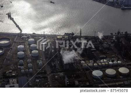 Aerial view of the vicinity of Negishi Refinery in Yokohama Aerial view of the vicinity of Negishi Refinery in Yokohama 87545078