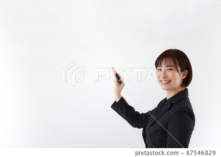 帶記號筆的女性 帶記號筆的女性 87546829