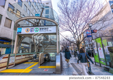 日本東京城市景觀,如電暈表參道站 日本東京城市景觀,如電暈表參道站 87548283