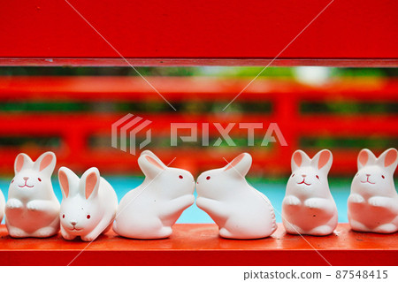 Rabbit fortune at Okazaki Shrine (Kyoto) 87548415