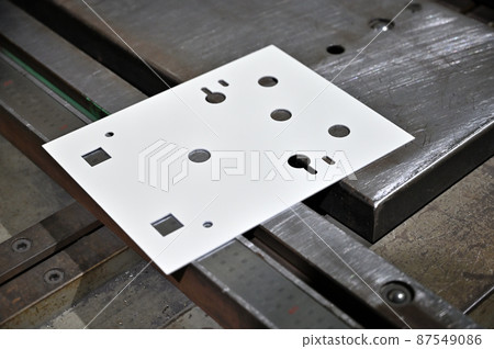 動力壓力機沖床鑽孔廠製造業 87549086