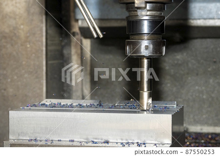 The CNC milling machine rough cutting the injection mold parts by indexable endmill tools. The CNC milling machine rough cutting the injection mold parts by indexable endmill tools. 87550253