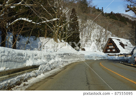Shirakawa Highway in early spring buried in snow 87555095