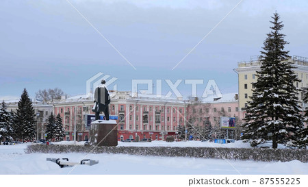 BARNAUL - JANUARY 21 central area of the city Lenin monument on January 21, 2018 in Barnaul, Russia 87555225