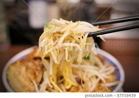 Char siu noodles 87558439