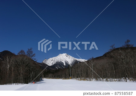 來自仲冬八嶽山脈阿嘉山的男性形象清里高原 來自仲冬八嶽山脈阿嘉山的男性形象清里高原 87558587