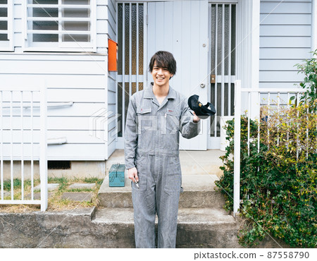 Handyman man 87558790