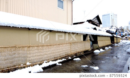 Snow scene around the ruins of Nagamachi Samurai Residence in Kanazawa 87559324