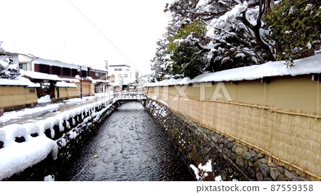 Snow scene around the ruins of Nagamachi Samurai Residence in Kanazawa 87559358