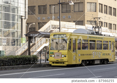 Tram stop in front of the post office in Kita-ku, Okayama City, Okayama Prefecture 2 87560255