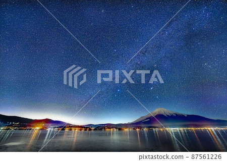 從山中湖看到的富士山和獵戶座[山梨縣] 87561226